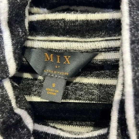 Mix by 41 Hawthorn Tarlio Brushed Black White Striped Pullover Top size Small - Picture 3 of 4
